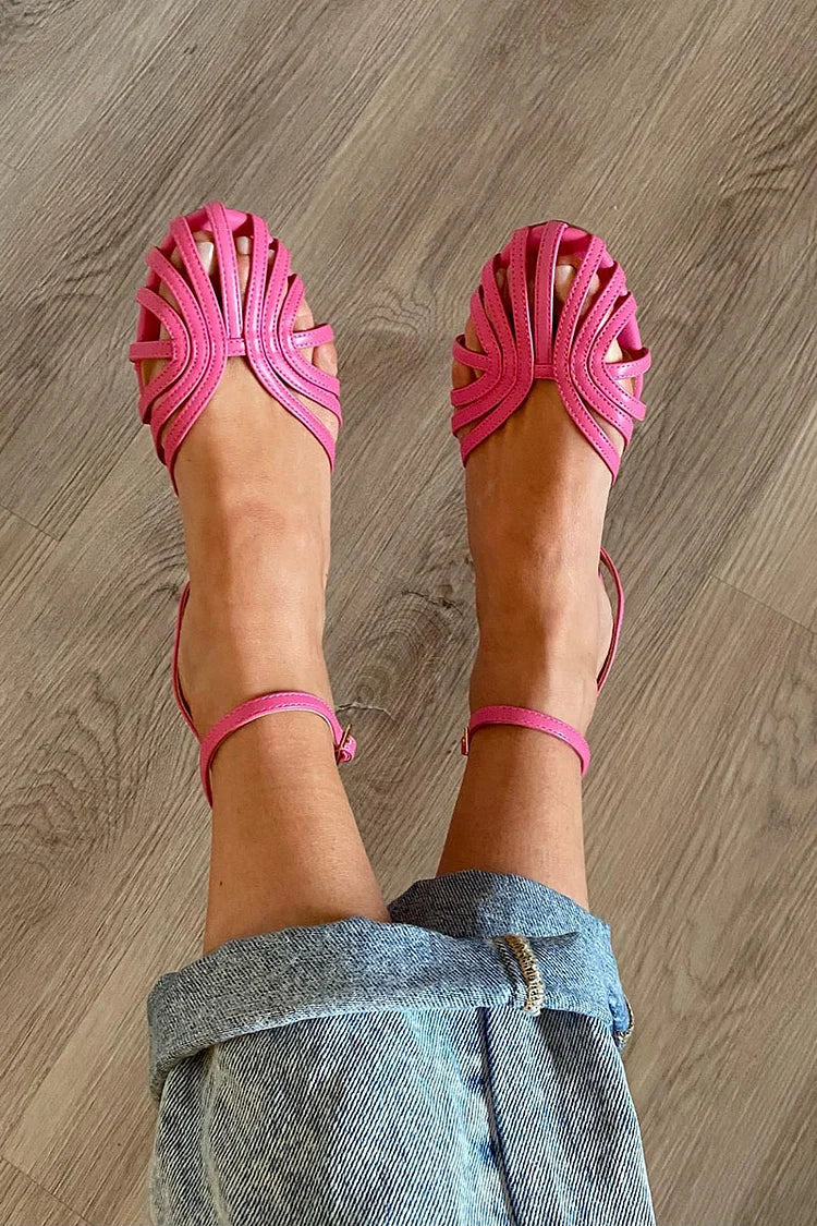 SOLE | Sandales plates élégantes tressées pour un look sophistiqué