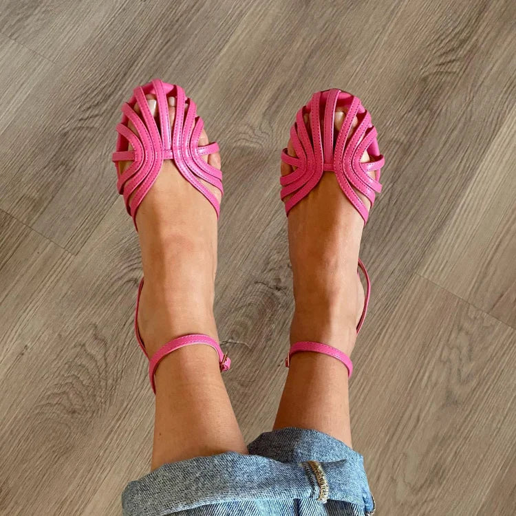 SOLE | Sandales plates élégantes tressées pour un look sophistiqué