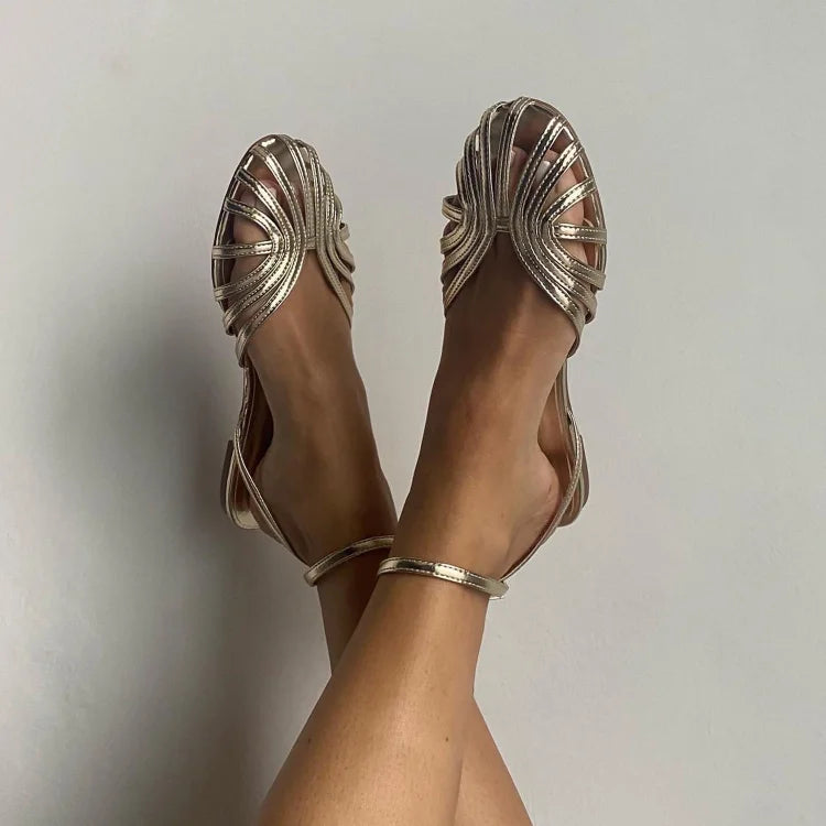 SOLE | Sandales plates élégantes tressées pour un look sophistiqué